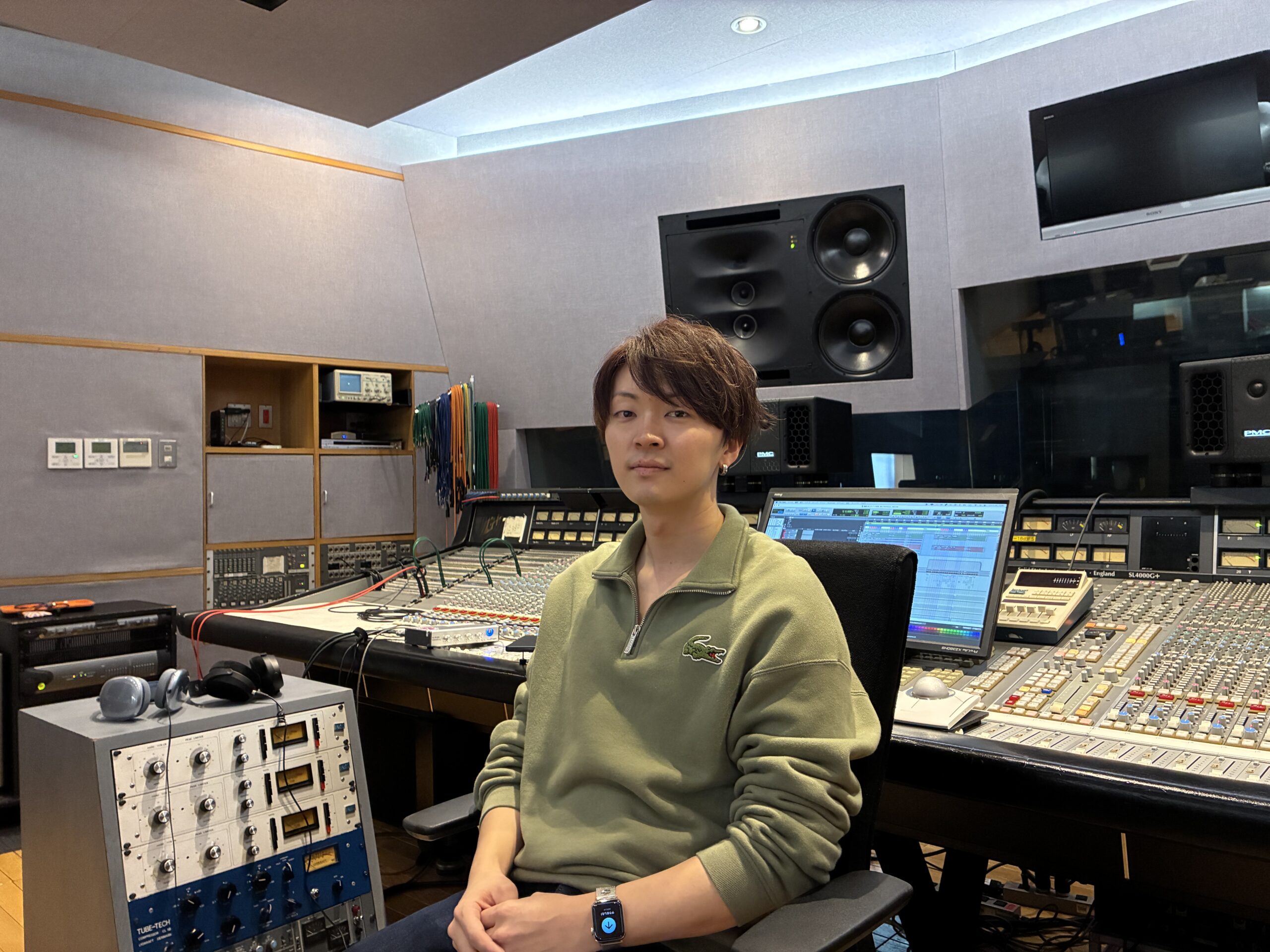 【卒業生インタビュー/音響学科】最高峰のレコーディングスタジオで有名アーティストのレコーディングを担当！